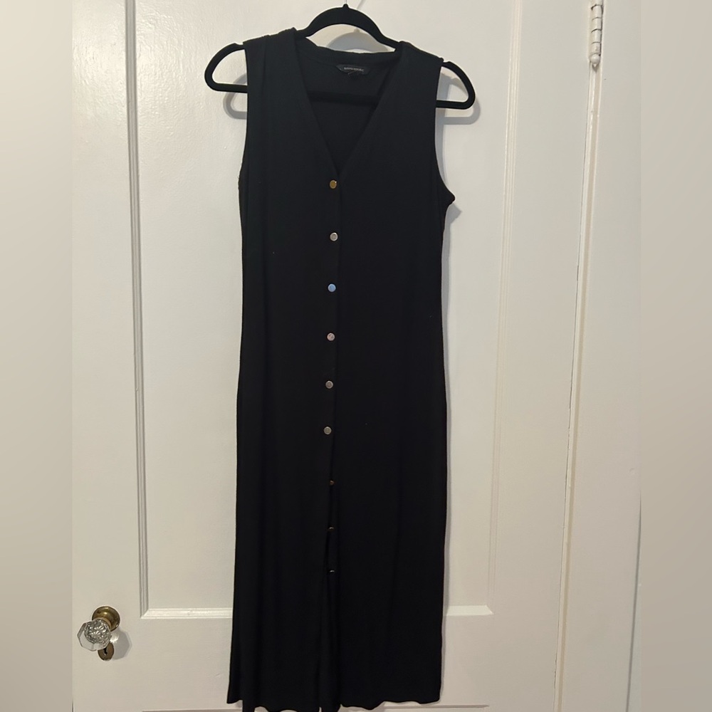 Banana Republic Buttoned Relaxed Midi Dress